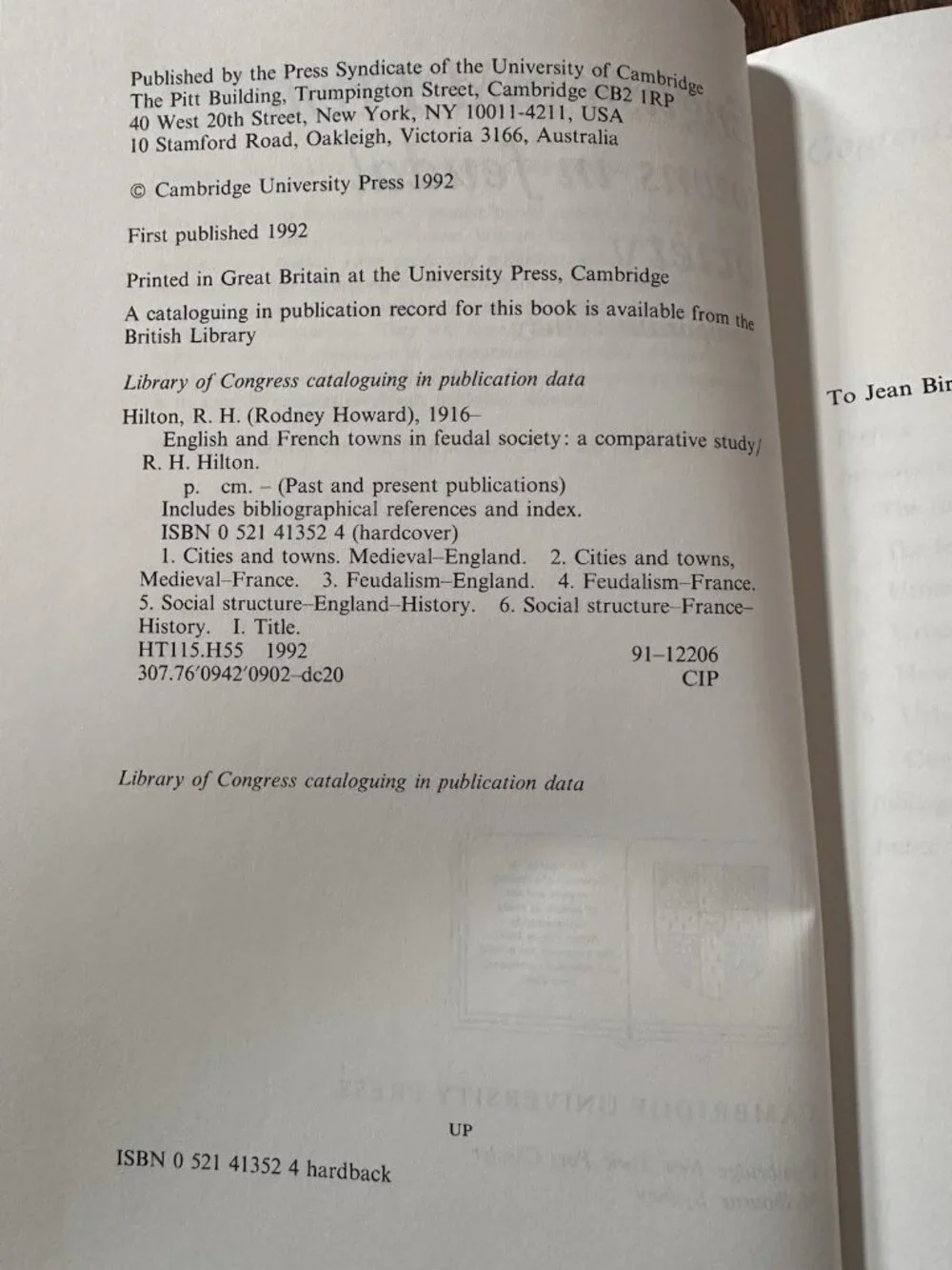English and French Towns in Feudal Society: A Comparative Study (Past and Presen